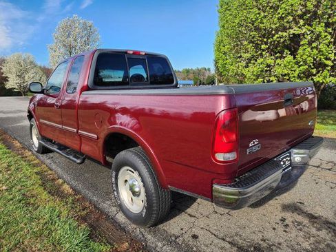Used 1998 Ford F150 XLT image 8