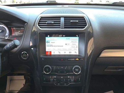 Used 2019 Ford Explorer XLT w/ Equipment Group 202A AWD/4WD image 55