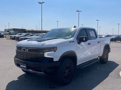 Used 2024 Chevrolet Silverado 1500 ZR2 w/ Technology Package AWD/4WD image 3
