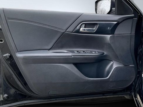 Used 2014 Honda Accord Sport image 16