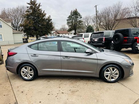 Used 2019 Hyundai Elantra SEL image 2