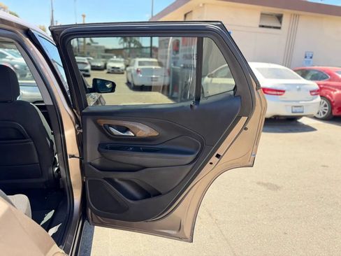 Used 2018 GMC Terrain SLE FWD image 34