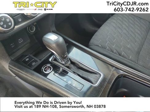 Used 2023 Nissan Kicks SV image 32