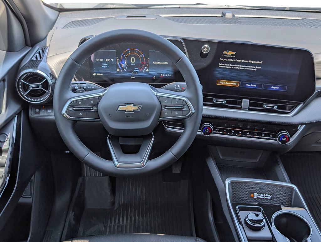 New 2027 Chevrolet Equinox LT w/ Convenience Package II FWD image 4