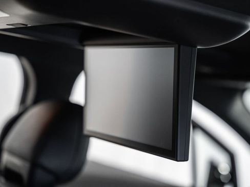 New 2026 Toyota Sienna Platinum image 38