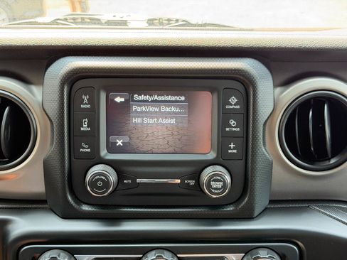 Used 2018 Jeep Wrangler Unlimited Sport S AWD/4WD image 64