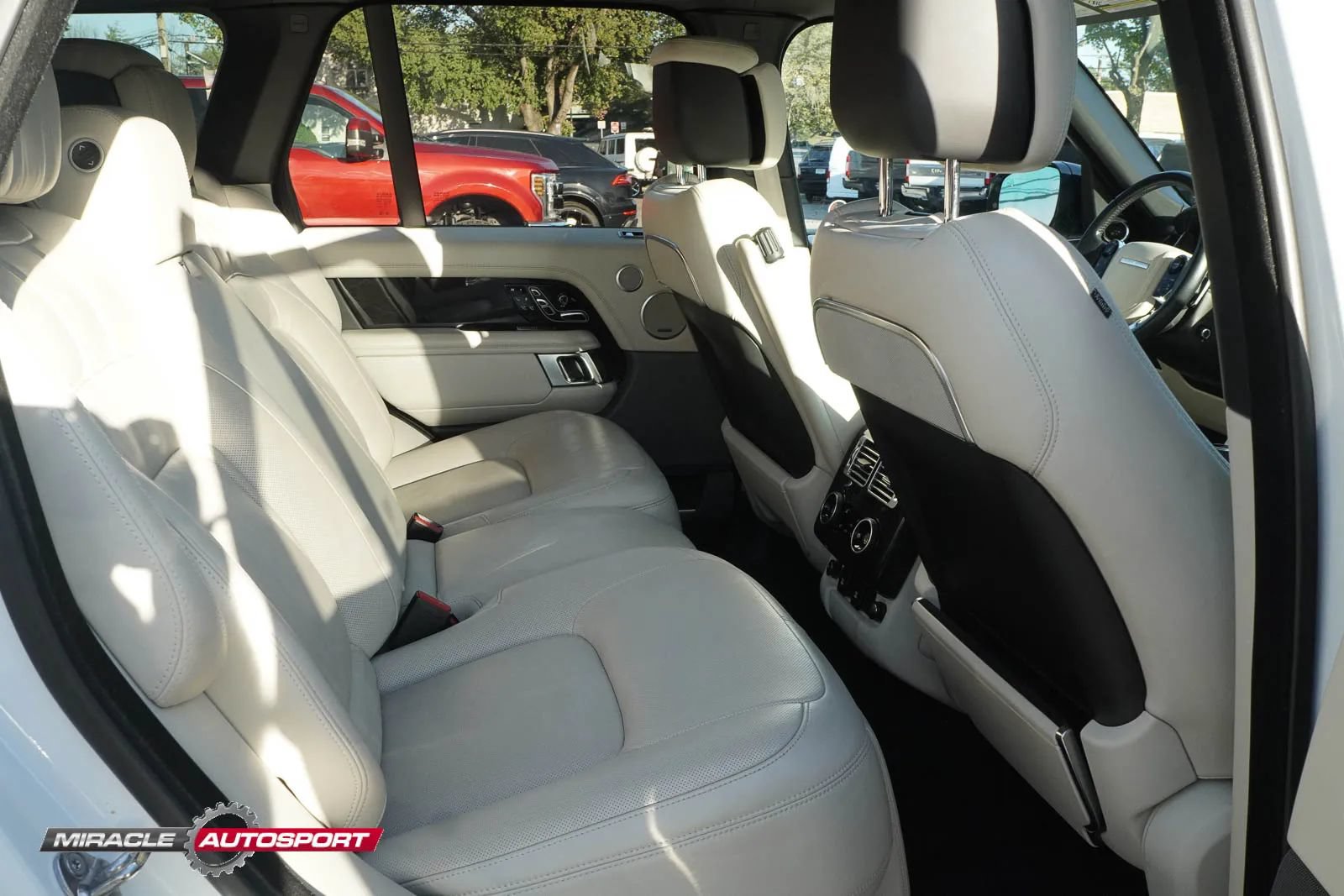 Used 2021 Land Rover Range Rover Autobiography AWD/4WD image 39