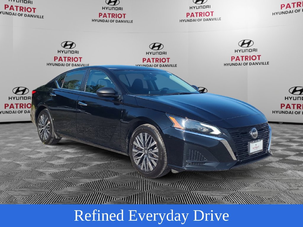 Used 2024 Nissan Altima 2.5 SV FWD image 1