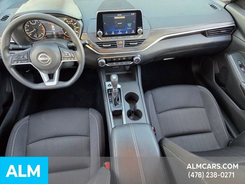 Used 2025 Nissan Altima 2.5 SV image 16