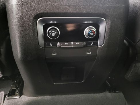 Used 2021 Chevrolet Suburban High Country AWD/4WD image 23