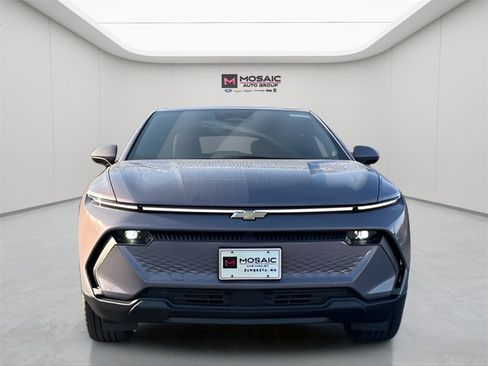 New 2026 Chevrolet Equinox EV LT image 2