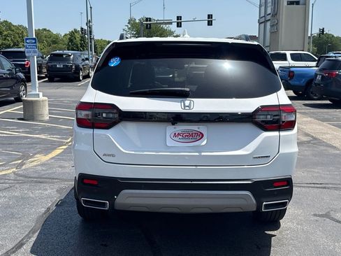 Certified 2024 Honda Pilot Touring image 10