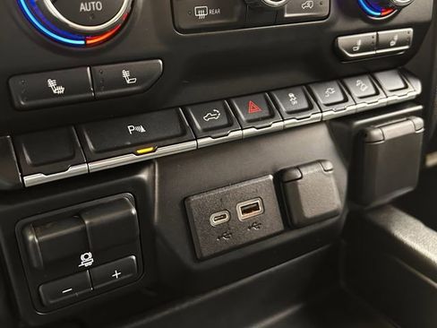 Used 2022 Chevrolet Silverado 1500 LT Trail Boss w/ LT Trail Boss Premium Package image 22