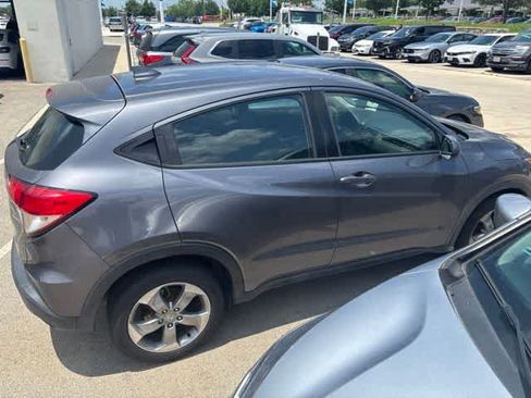 Used 2019 Honda HR-V LX image 5