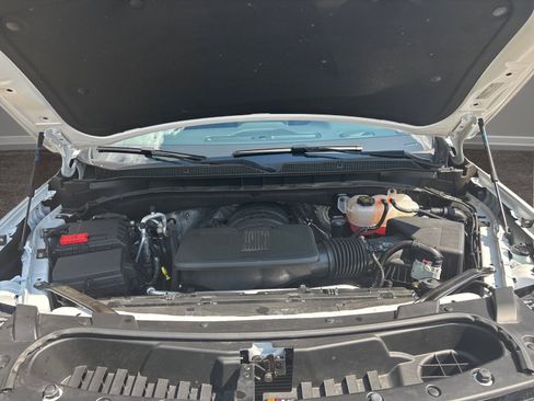 Used 2023 Chevrolet Suburban LS image 31