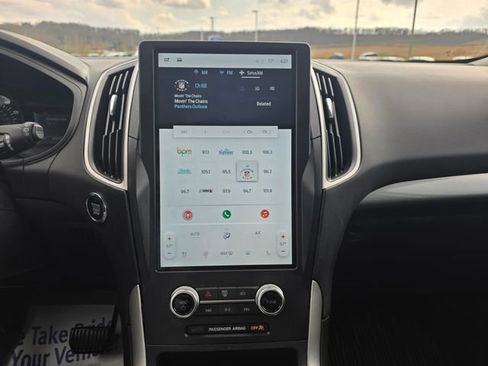 Used 2024 Ford Edge SEL w/ Convenience Package image 17