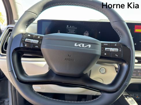 New 2026 Kia Sorento S FWD image 12