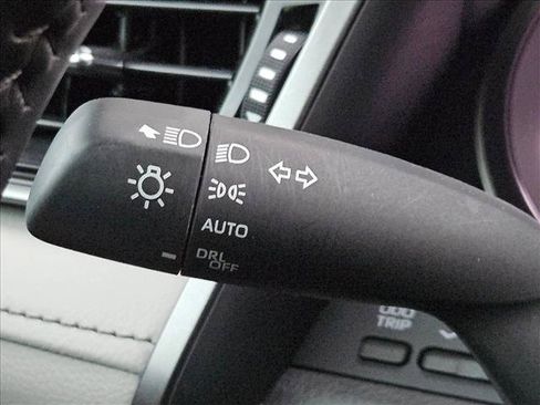 Used 2024 Toyota Camry SE FWD image 9