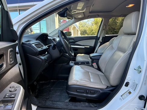 Used 2016 Honda CR-V Touring image 3