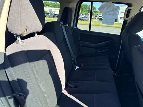 Used 2010 Ford Explorer XLT AWD/4WD image 14