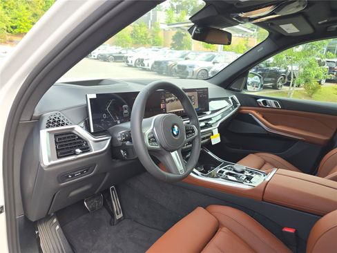 New 2026 BMW X5 xDrive40i w/ M Sport Package AWD/4WD image 22