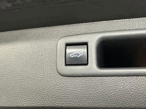 Used 2021 Toyota Highlander XSE AWD/4WD image 21