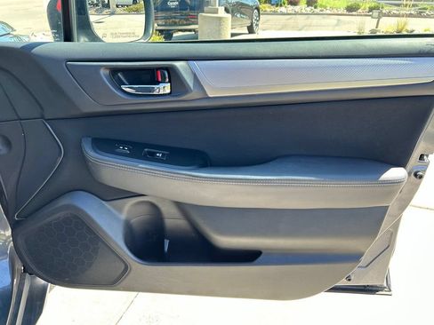 Used 2019 Subaru Outback 2.5i Premium AWD/4WD image 31