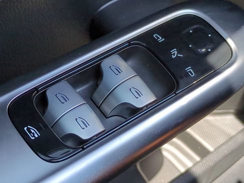 Used 2025 Mercedes-Benz C 300 Sedan image 23