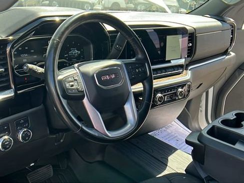 Used 2023 GMC Sierra 1500 SLE AWD/4WD image 17