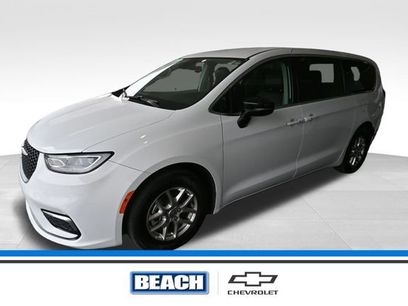 Used 2024 Chrysler Pacifica Touring-L