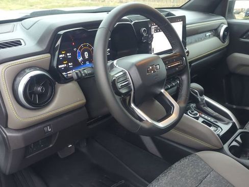 Used 2024 Chevrolet Colorado ZR2 w/ Technology Package image 12