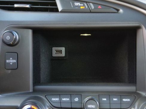 Used 2014 Chevrolet Corvette Convertible 2LT / 6.2L V8 / Pe w/ 2LT Preferred Equipment Group image 16