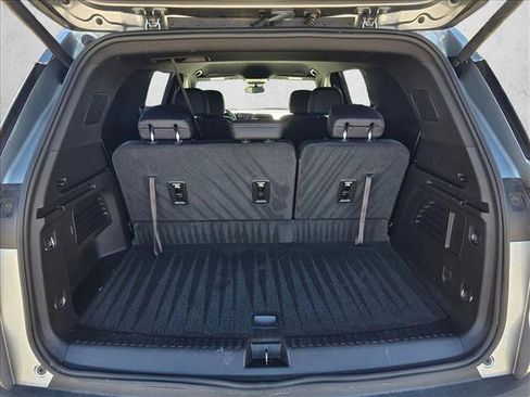 Used 2026 Chevrolet Traverse LT FWD image 6
