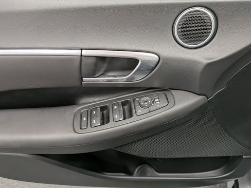 Used 2023 Hyundai Sonata SEL w/ Convenience Package FWD image 9
