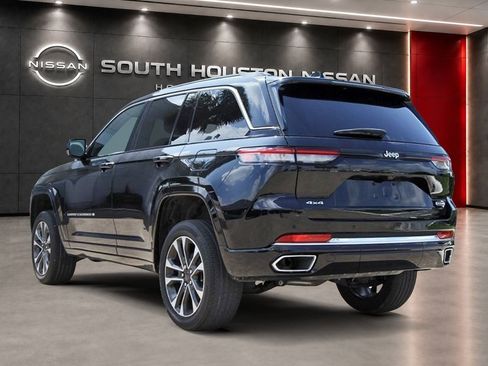 Used 2023 Jeep Grand Cherokee Overland AWD/4WD image 3