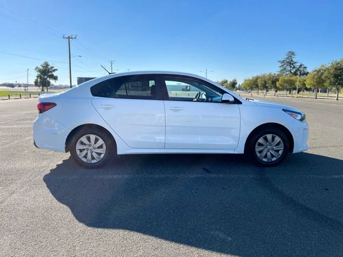 Used 2020 Kia Rio S image 4