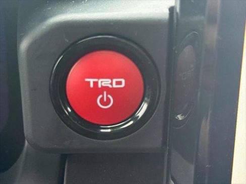 Certified 2025 Toyota Tacoma TRD Sport image 21