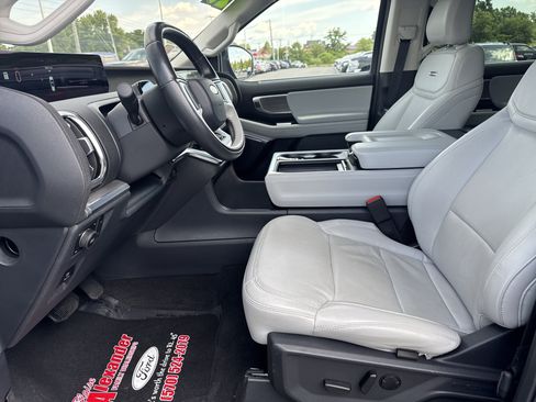 Used 2025 Ford Expedition Max Platinum w/ Driver's Package AWD/4WD image 18