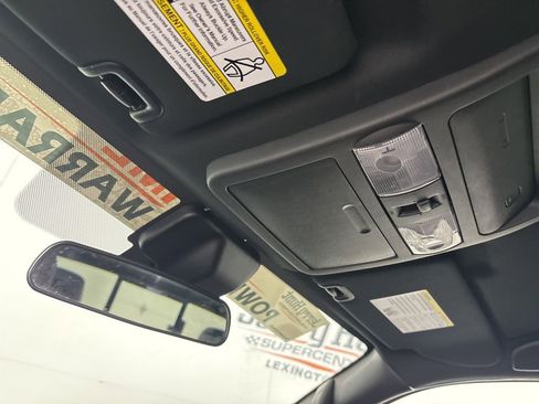 Used 2024 Nissan Frontier PRO-4X w/ Technology Package image 19