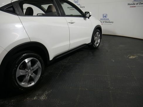 Used 2017 Honda HR-V EX image 4