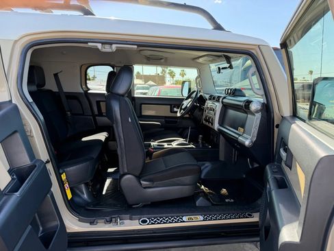 Used 2014 Toyota FJ Cruiser 4WD w/ Upgrade Package image 21