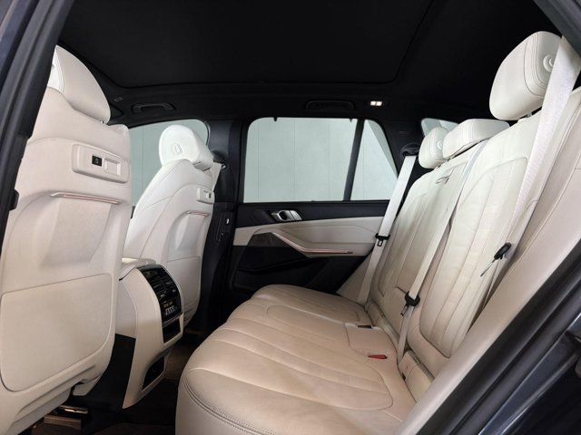 Used 2019 BMW X5 xDrive40i w/ Convenience Package AWD/4WD image 11