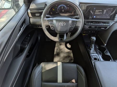 Used 2025 Toyota Camry SE w/ Convenience Package FWD image 11
