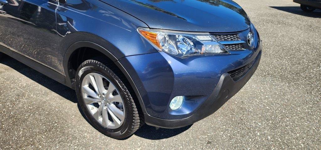 Used 2014 Toyota RAV4 Limited w/ Technology Package FWD image 6