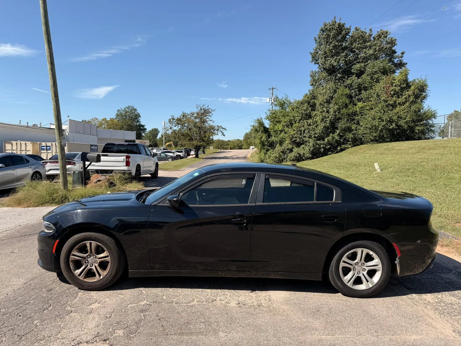 Used 2015 Dodge Charger SE w/ Popular Equipment Group RWD image 4