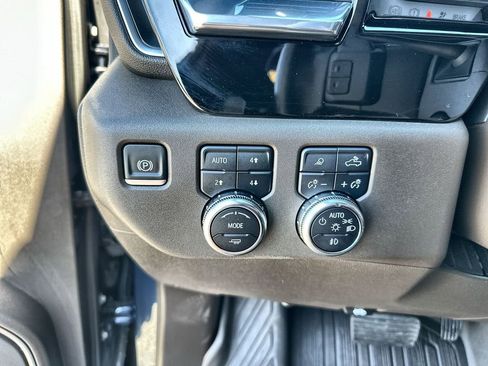 Certified 2022 GMC Sierra 1500 SLT w/ SLT Premium Plus Package image 18