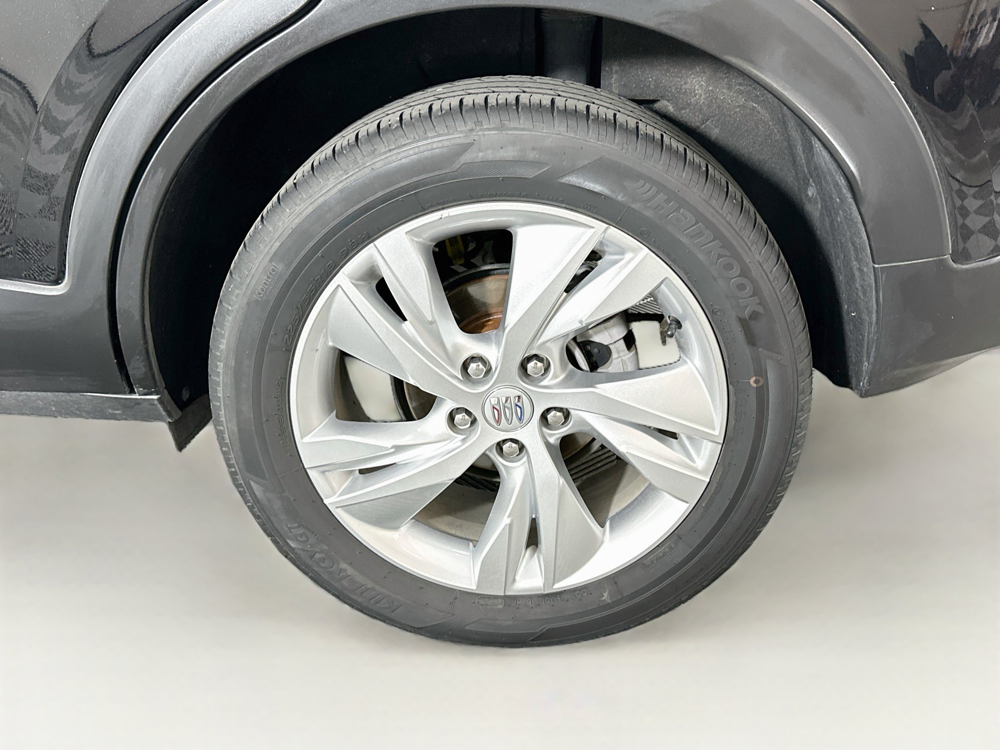 Used 2025 Buick Encore GX Preferred AWD/4WD image 11