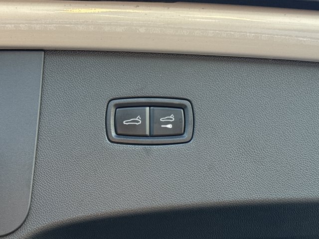 Used 2025 Porsche Cayenne GTS AWD/4WD image 10