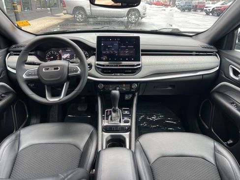 Used 2024 Jeep Compass Latitude image 20