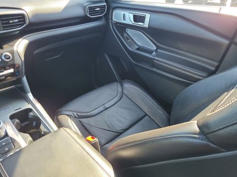 Certified 2020 Ford Explorer ST w/ Premium Technology Package image 17